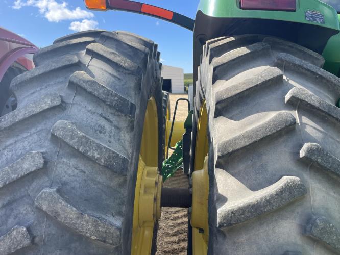 John Deere 8430