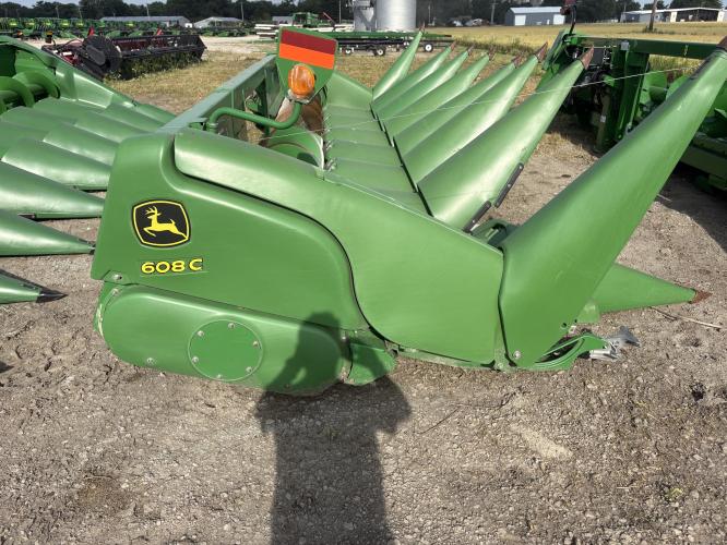 John Deere 608C