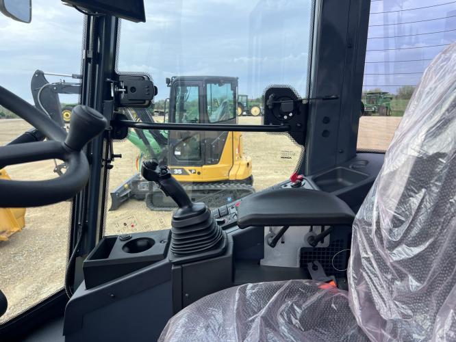 John Deere 326 P