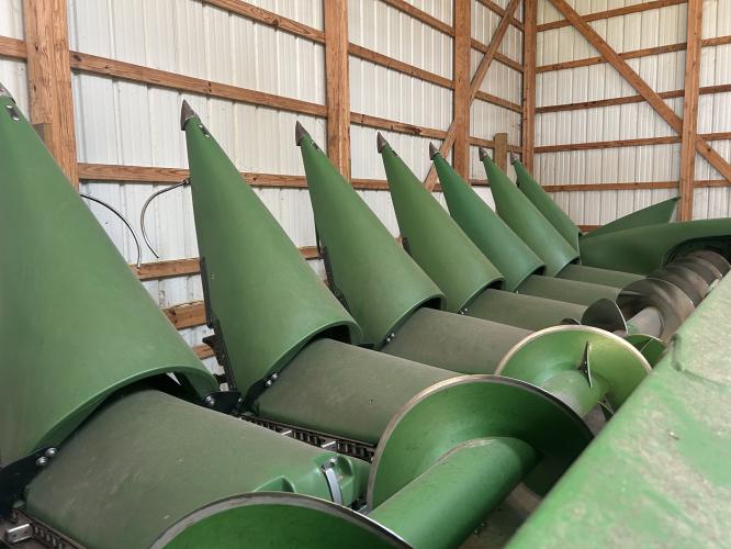 John Deere 708C