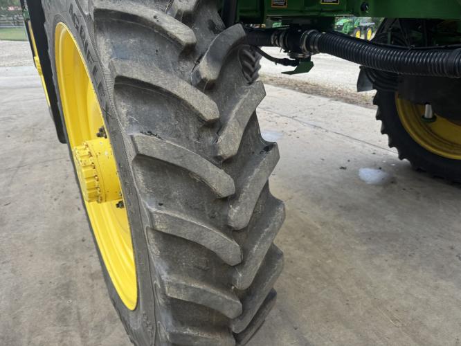 John Deere 412R