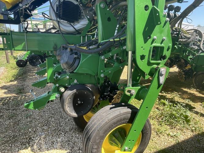 John Deere 1775NT