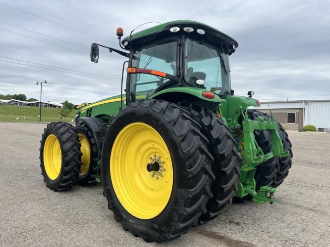 John Deere 8285R
