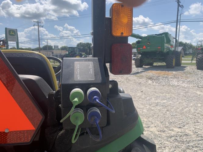 John Deere 3038E