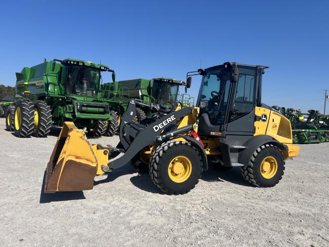 John Deere 324L
