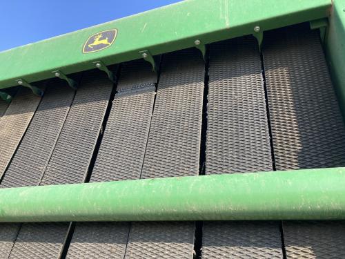  John Deere 568