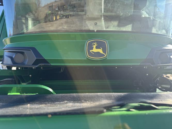 John Deere S7 700