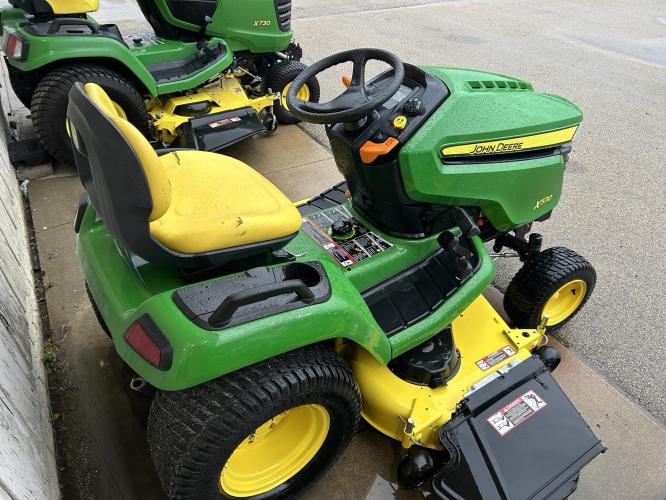 John Deere X570