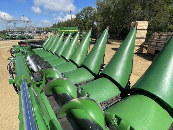 John Deere C12F