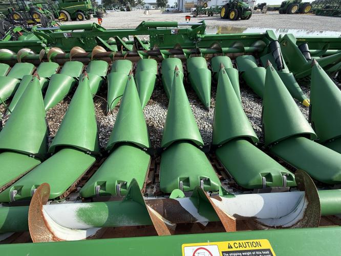 John Deere 708C