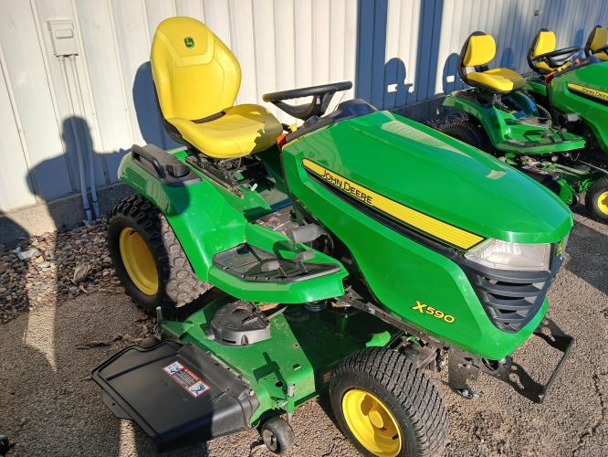 John Deere X590