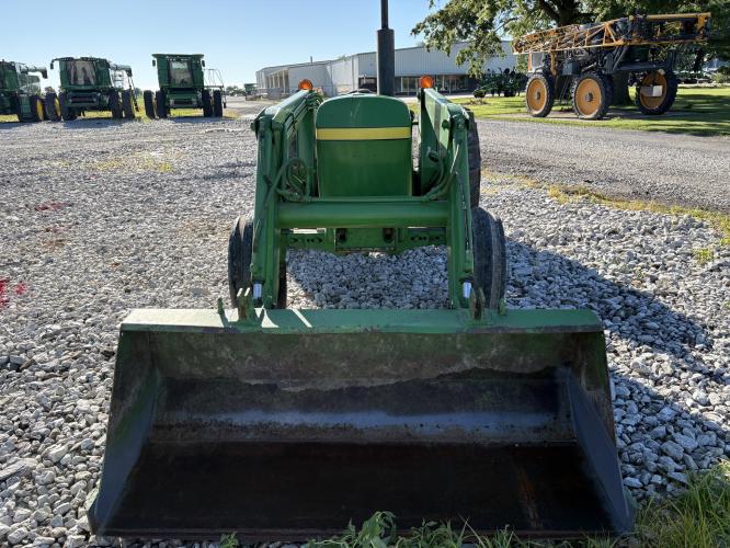 John Deere 2640