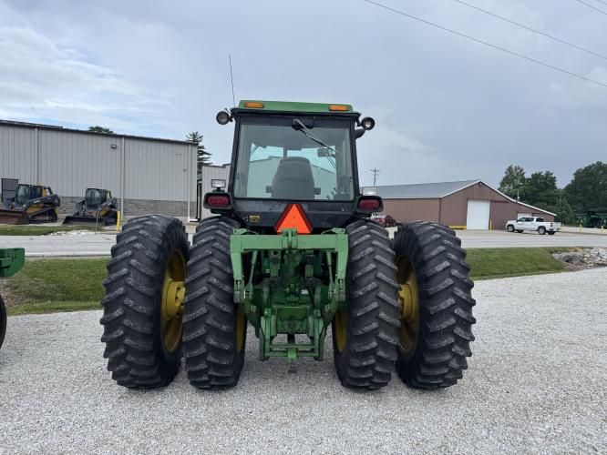 John Deere 4560