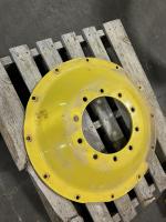 John Deere R564614 mfwd wheel center