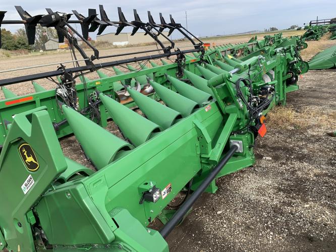 John Deere C12F