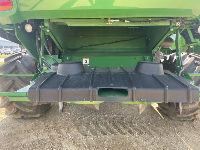 John Deere S780