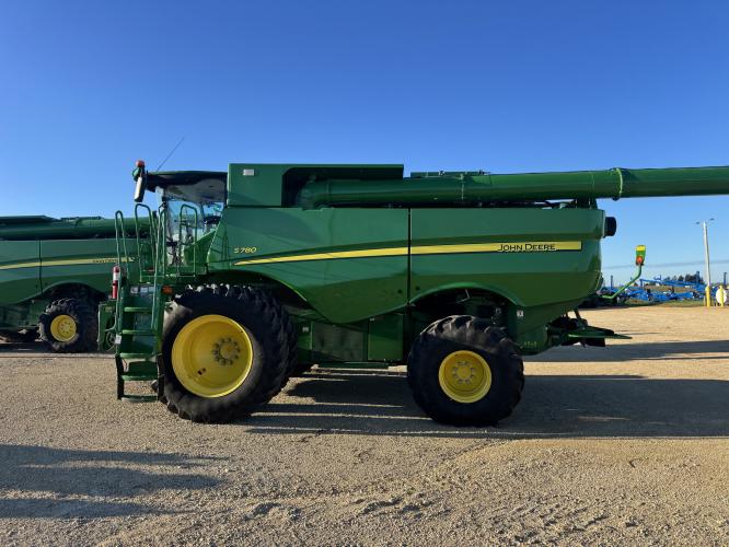 John Deere S780