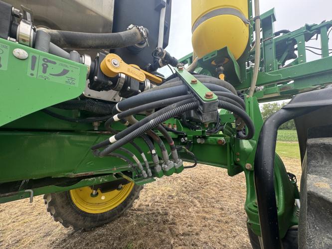 John Deere R4038