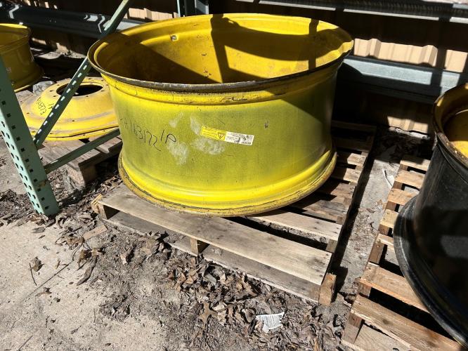 John Deere AH163172 INSIDE DUAL WHEEL 18X38