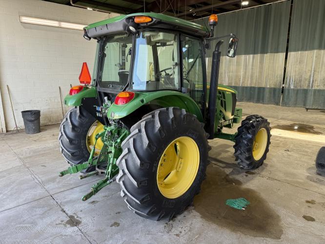 John Deere 5100E