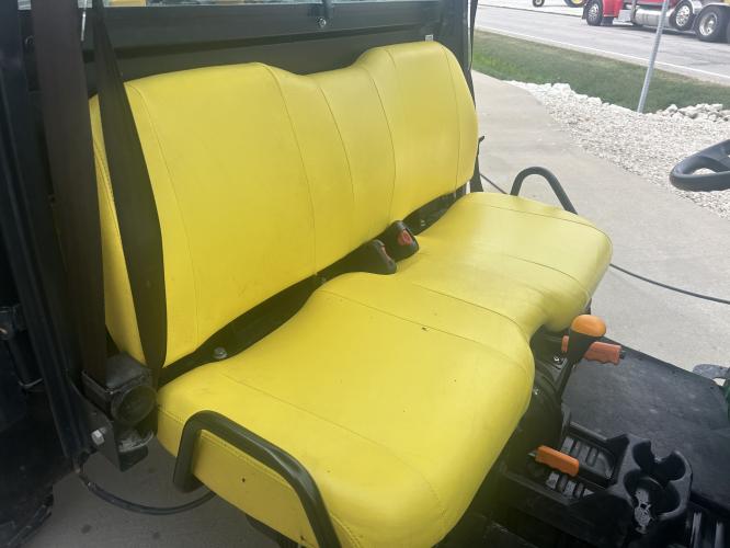 John Deere 825I