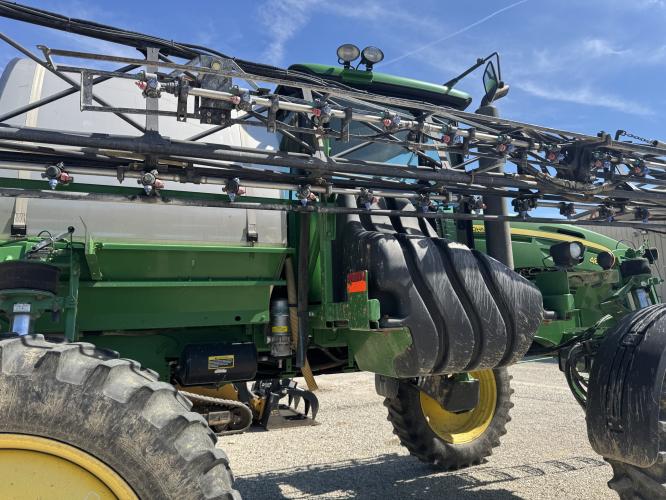 John Deere 4830
