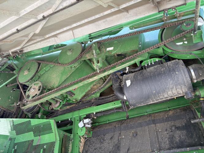 John Deere S670
