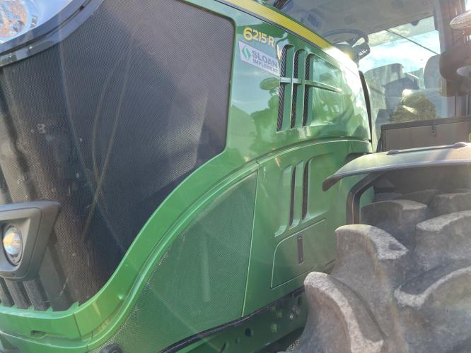 John Deere 6215R