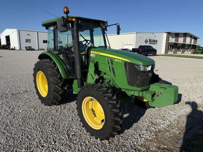 John Deere 5100E