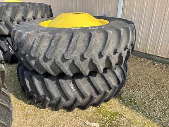 John Deere 520/85R42