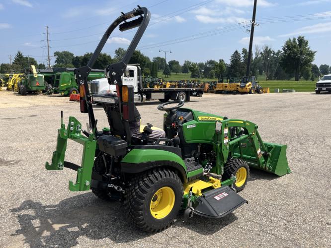 John Deere 1025R