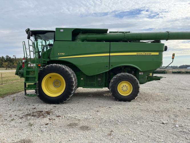John Deere S770