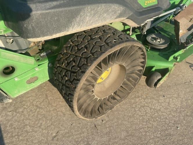 John Deere Z930M