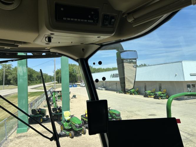 John Deere S7 700