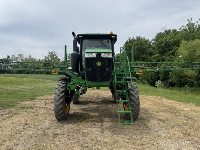 John Deere R4038