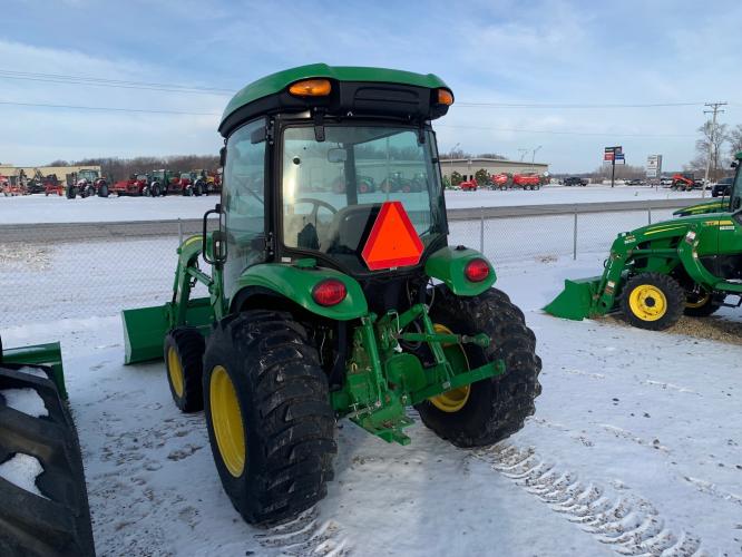John Deere 3033R