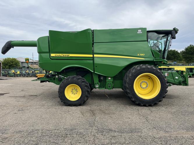 John Deere S780