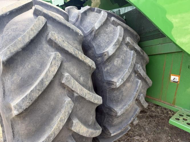 John Deere S780
