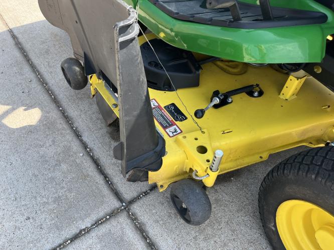 John Deere X590