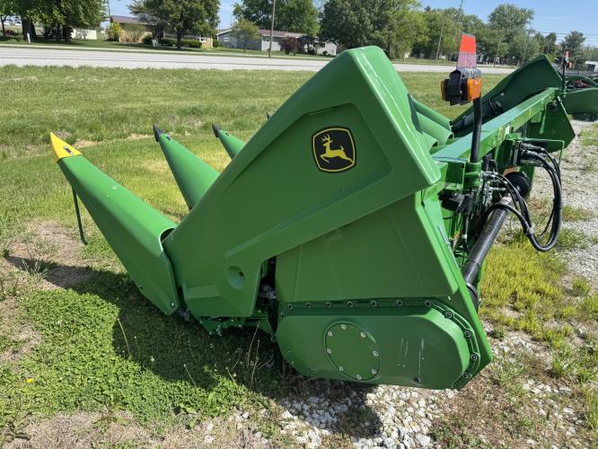 John Deere CR 8