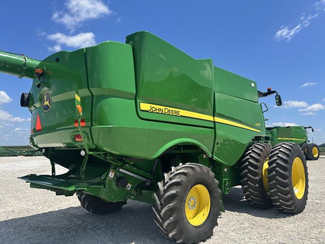 John Deere S770