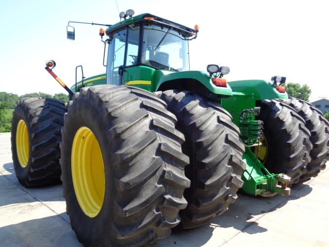 John Deere 9530