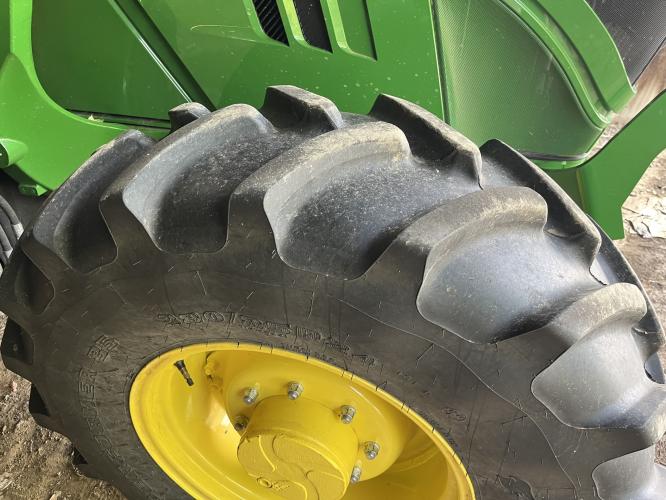 John Deere 6130R