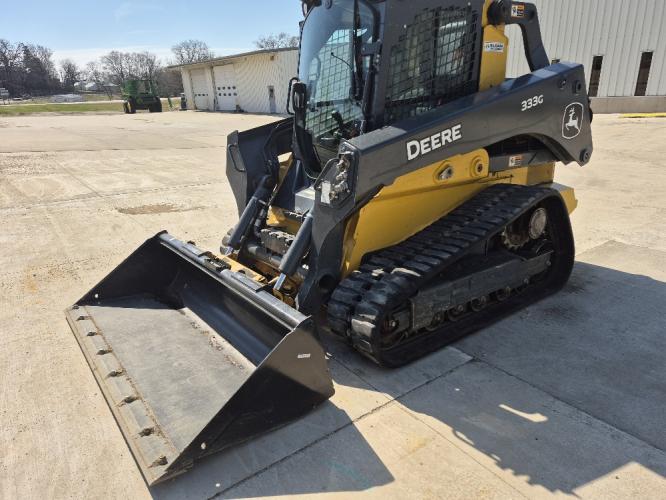 John Deere 333G