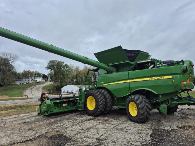 John Deere S780
