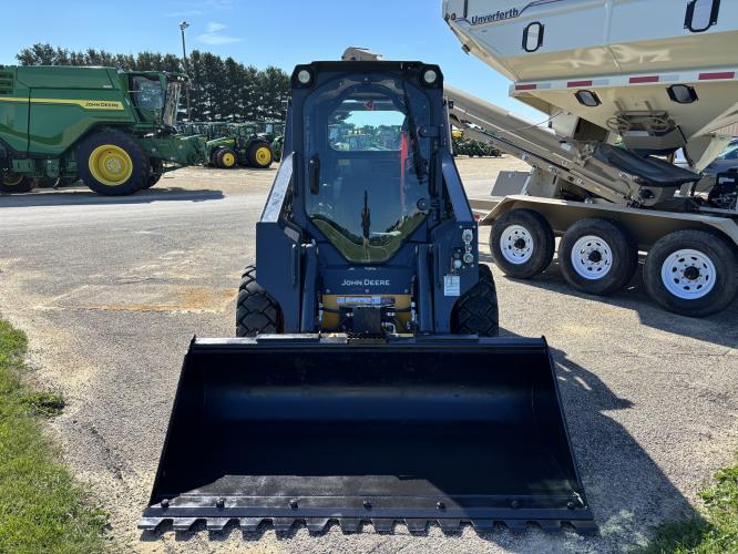 John Deere 318G