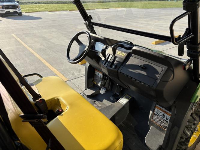 John Deere XUV 590M