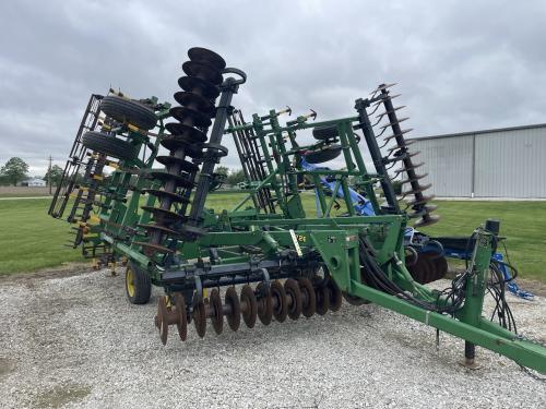 2003 John Deere 726
