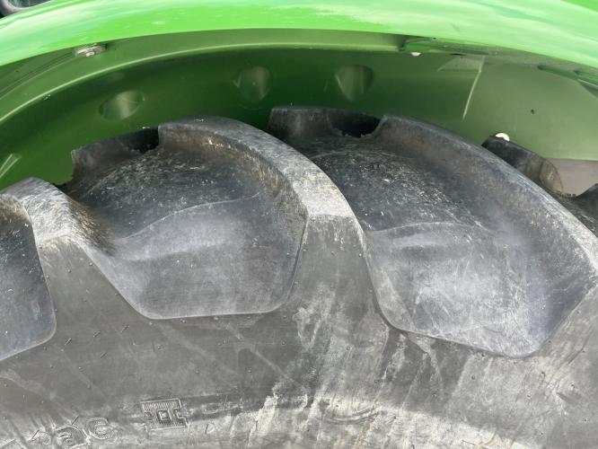 John Deere 5055E