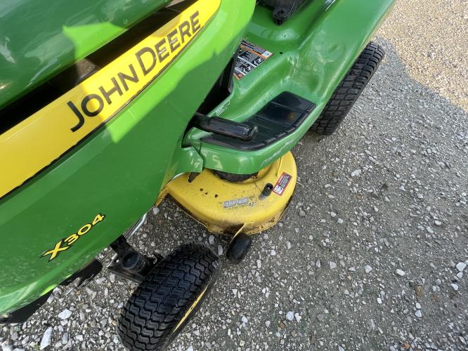 John Deere X304